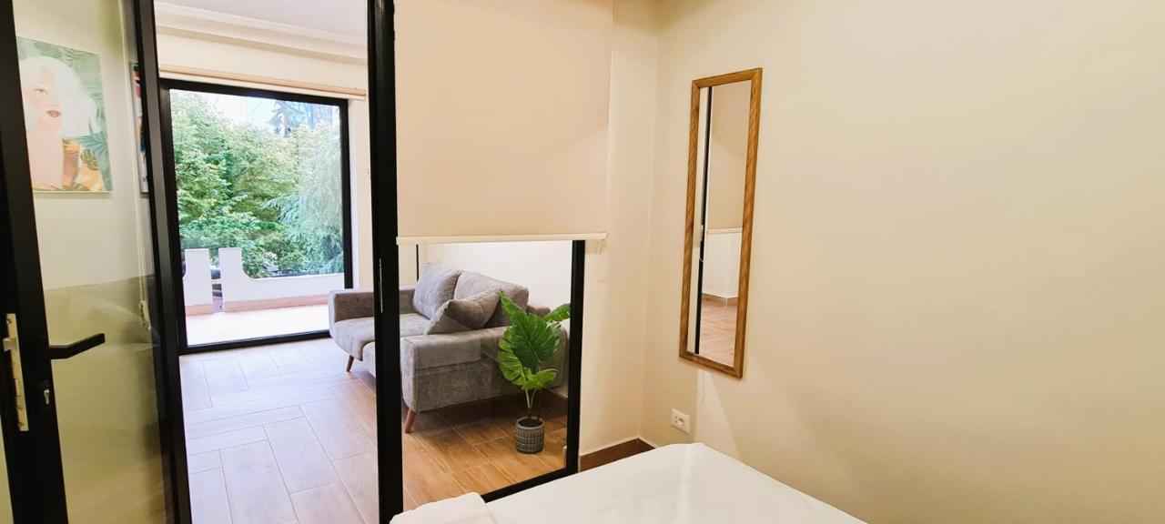 2v1 - Center 1 Apartament Tirana